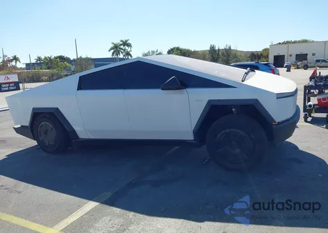 2025 Tesla Cybertruck All-Wheel Drive z USA, uszkodzony, nr VIN 7G2CEHED7SA074376